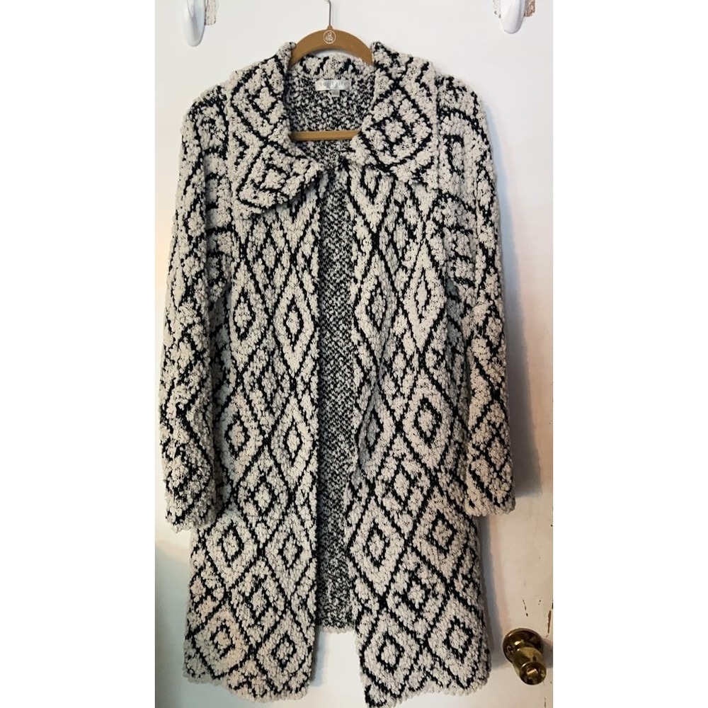 Solitaire by‎ Ravi Khosla Black and White Patterned Coat